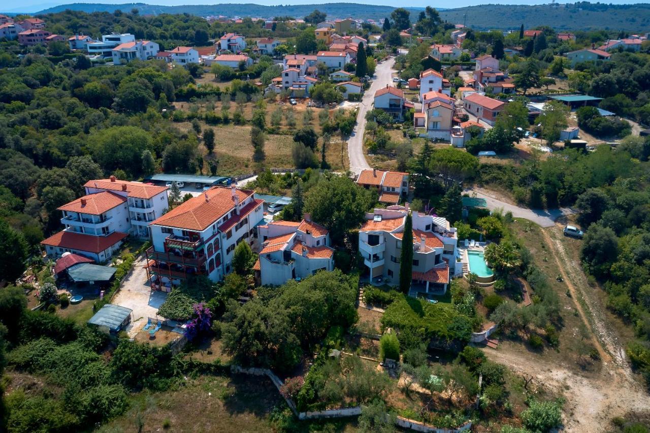 באניולה Apartments Dracice 1019 מראה חיצוני תמונה